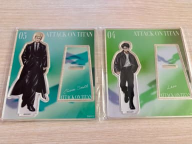 Attack on Titan Acrylic Stand Eren, Levi (Runway)