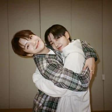 제발 제 물건 아무거나 사주세요..