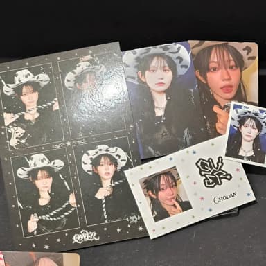 QWER 3rd Anniversary Chodan Photo Set