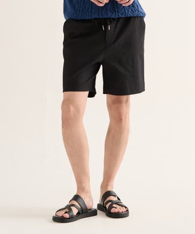 Rolled-up linen shorts (black)