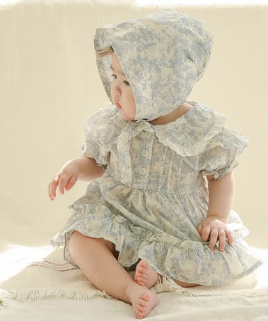It's cute baby Alice's bonnet - baby bonnet