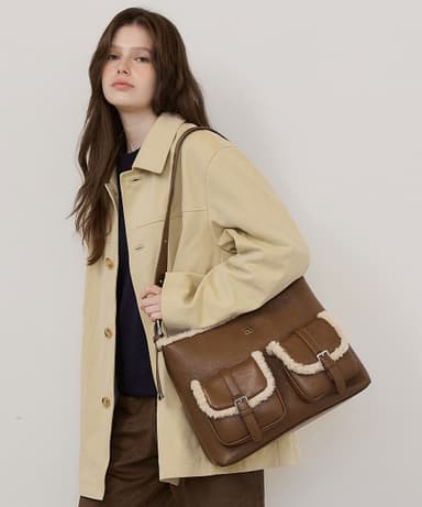 Poch Pocket Mustang Buckle Crossbody Bag_2 colors