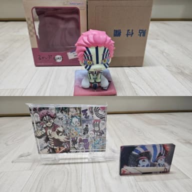Demon Slayer Akatsuki MegaHouse Look Up (Cushion, Box Included), Acrylic Block