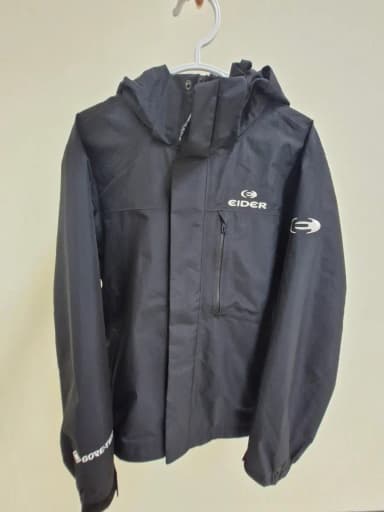 Immediate Sale) AIDER Gore-Tex Windbreaker